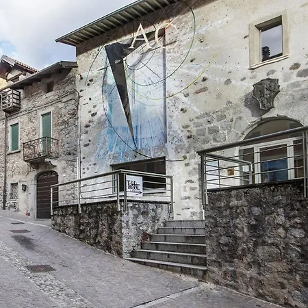 La Tana Apartment